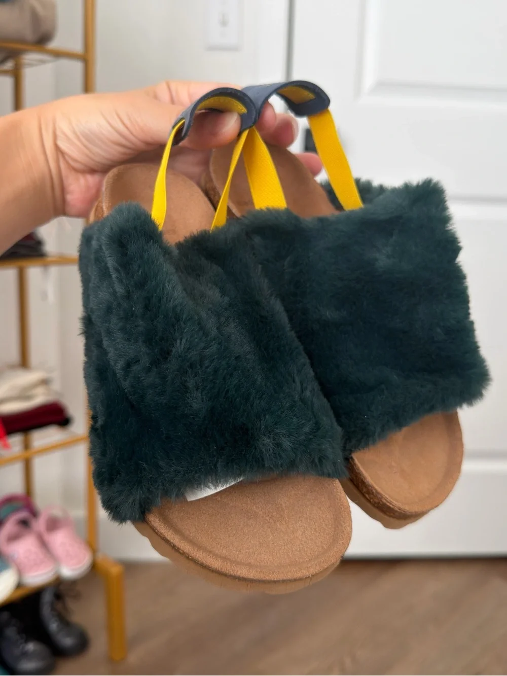 Bobo Choses Dark Green Fuzzy Faux Fur Slide Sandals Yellow Strap Size 34,3 Youth